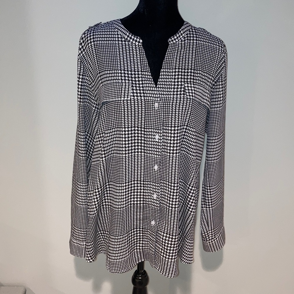 Calvin Klein Button-Up Blouse ⭐️